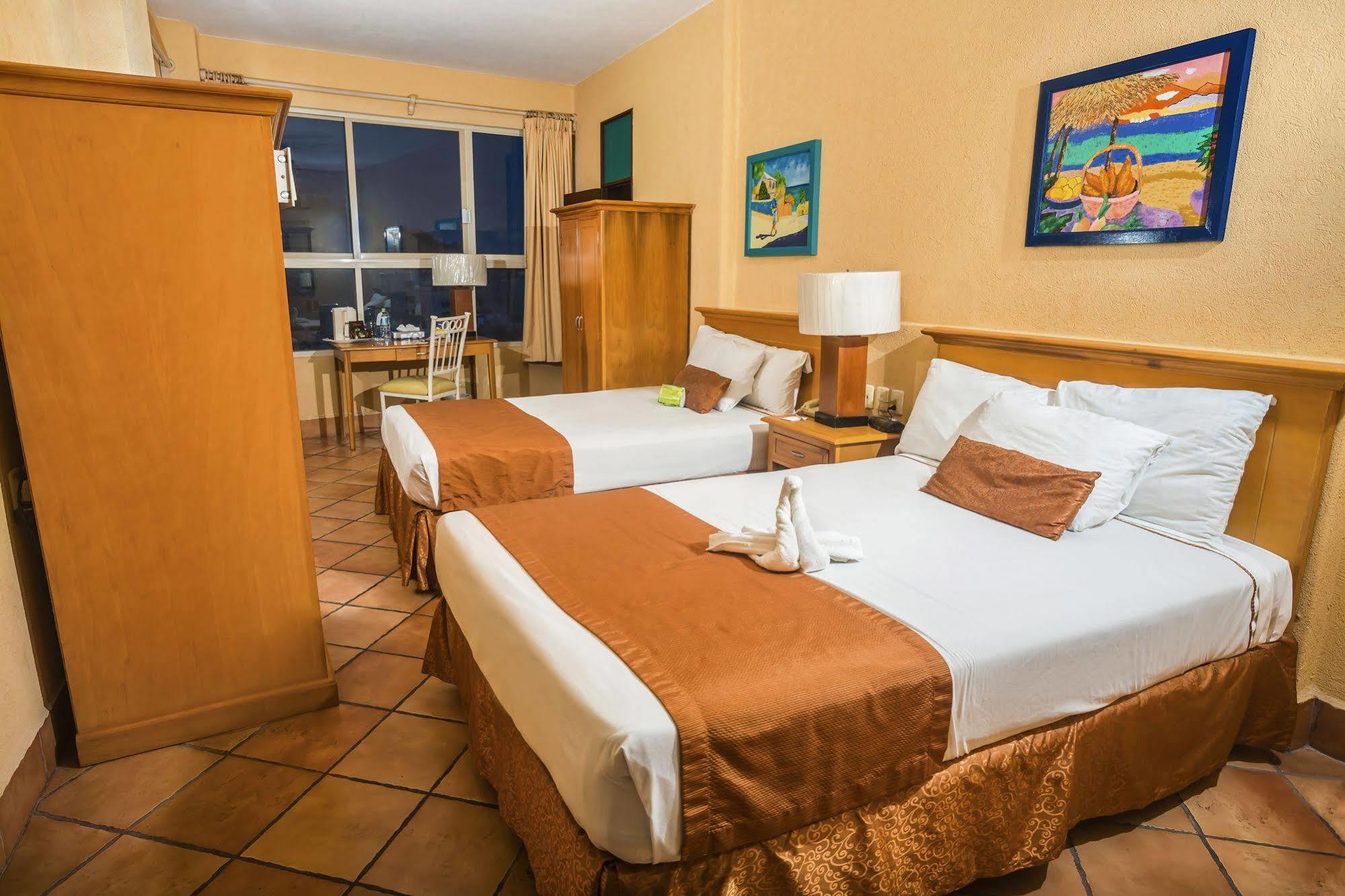 Best Western Posada Freeman Mazatlán Esterno foto